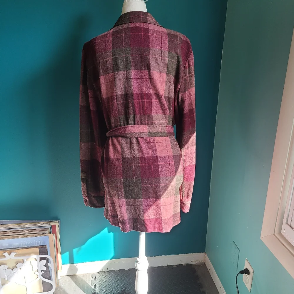 Pendleton plaid wool shirt jacket, size large, shacket, plum, olive, belted - Picture 6 of 8